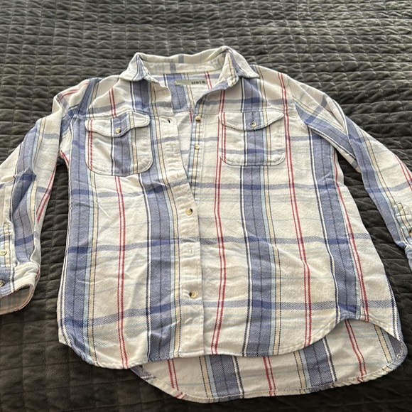 Plaid long sleeve, super comfortable! 4th button missing (see photo) - Picture 3 of 4